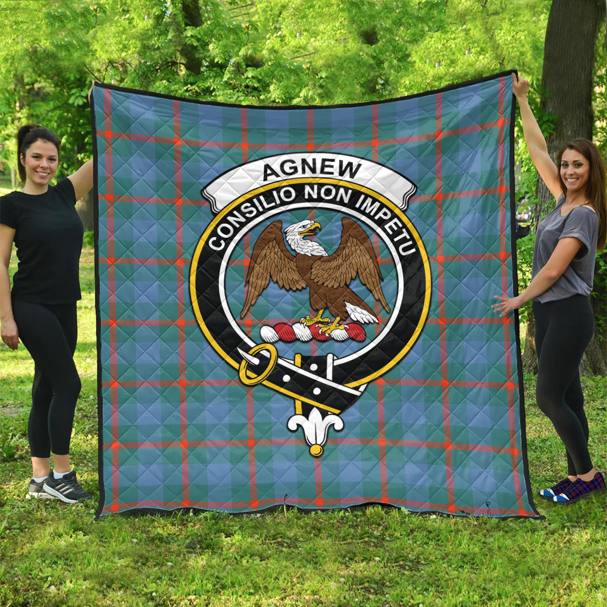 Agnew Ancient Tartan Quilt with Family Crest - Tartanvibesclothing