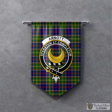 Arnott Tartan Gonfalon, Tartan Banner with Family Crest