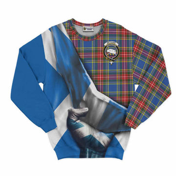 Bethune Tartan Sweatshirt with Family Crest Scotland Patriotic Style