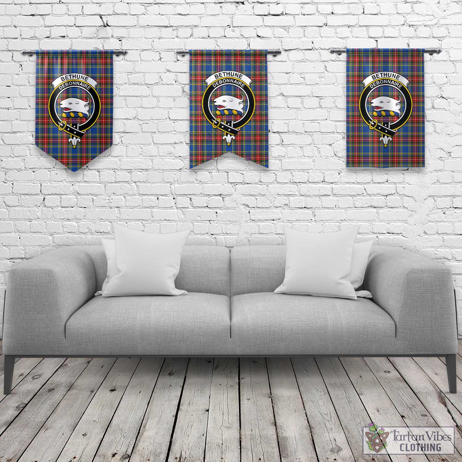 Tartan Vibes Clothing Bethune Tartan Gonfalon, Tartan Banner with Family Crest