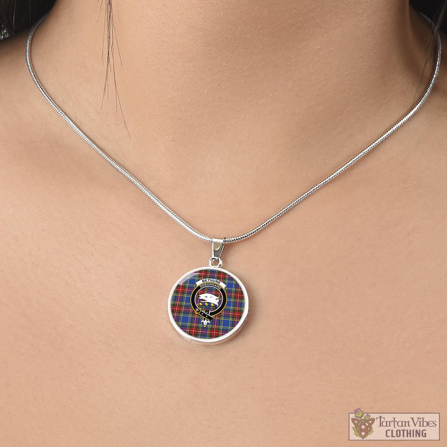 Tartan Vibes Clothing Bethune Tartan Circle Necklace with Family Crest