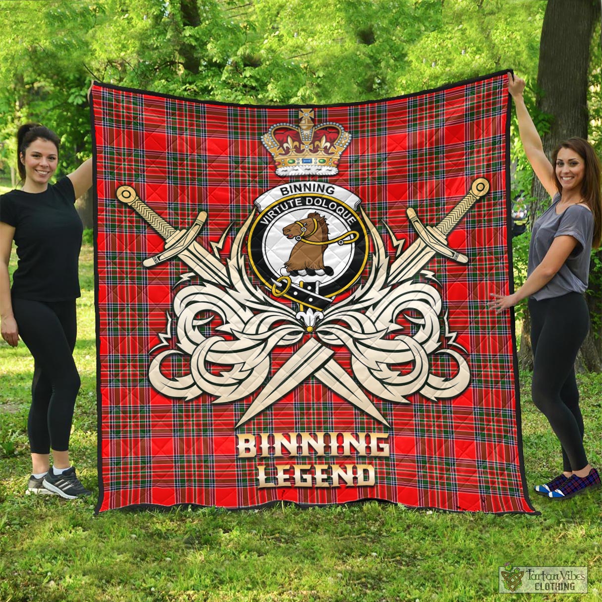 Tartan Vibes Clothing Binning Tartan Quilt with Clan Crest and the Golden Sword of Courageous Legacy