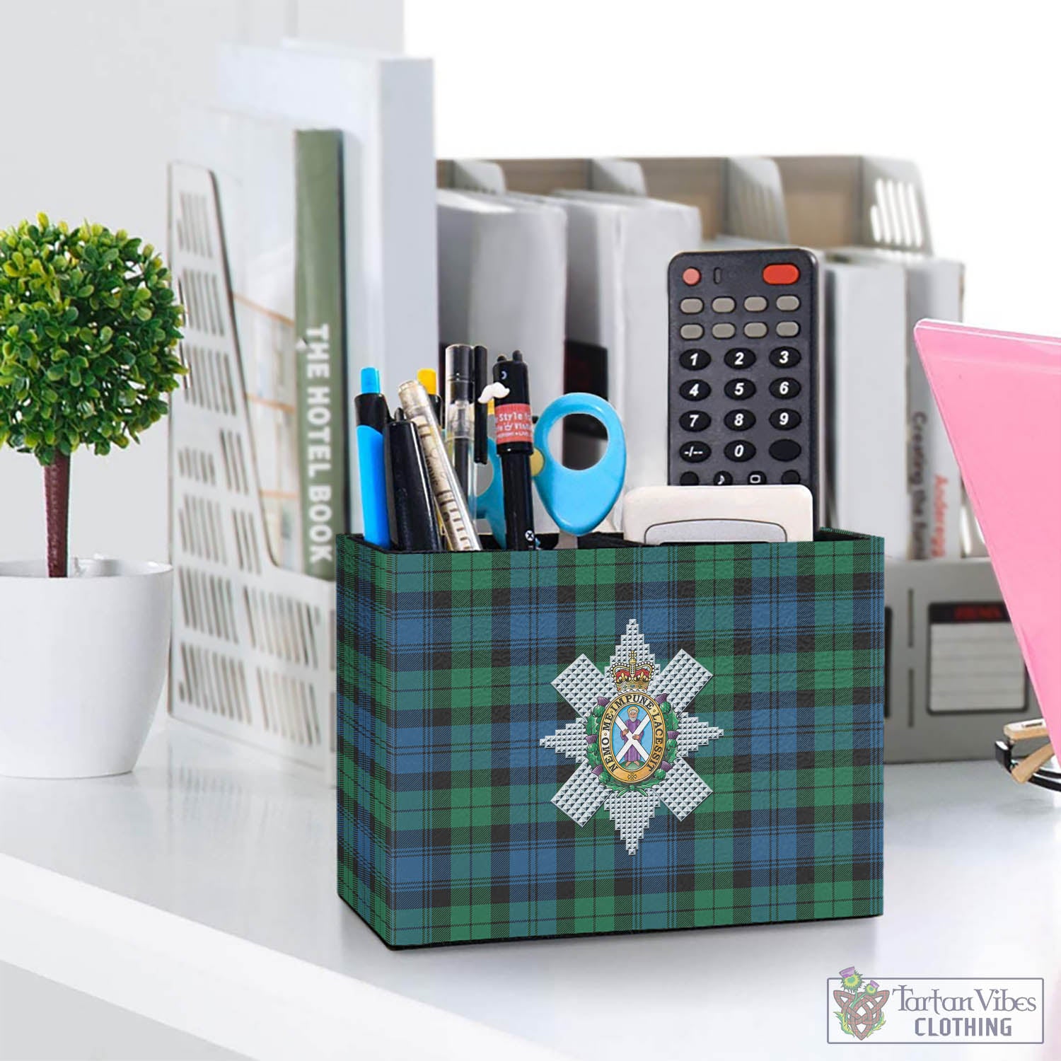 Tartan Vibes Clothing Black Watch Ancient Tartan Pen Holder with Family Crest