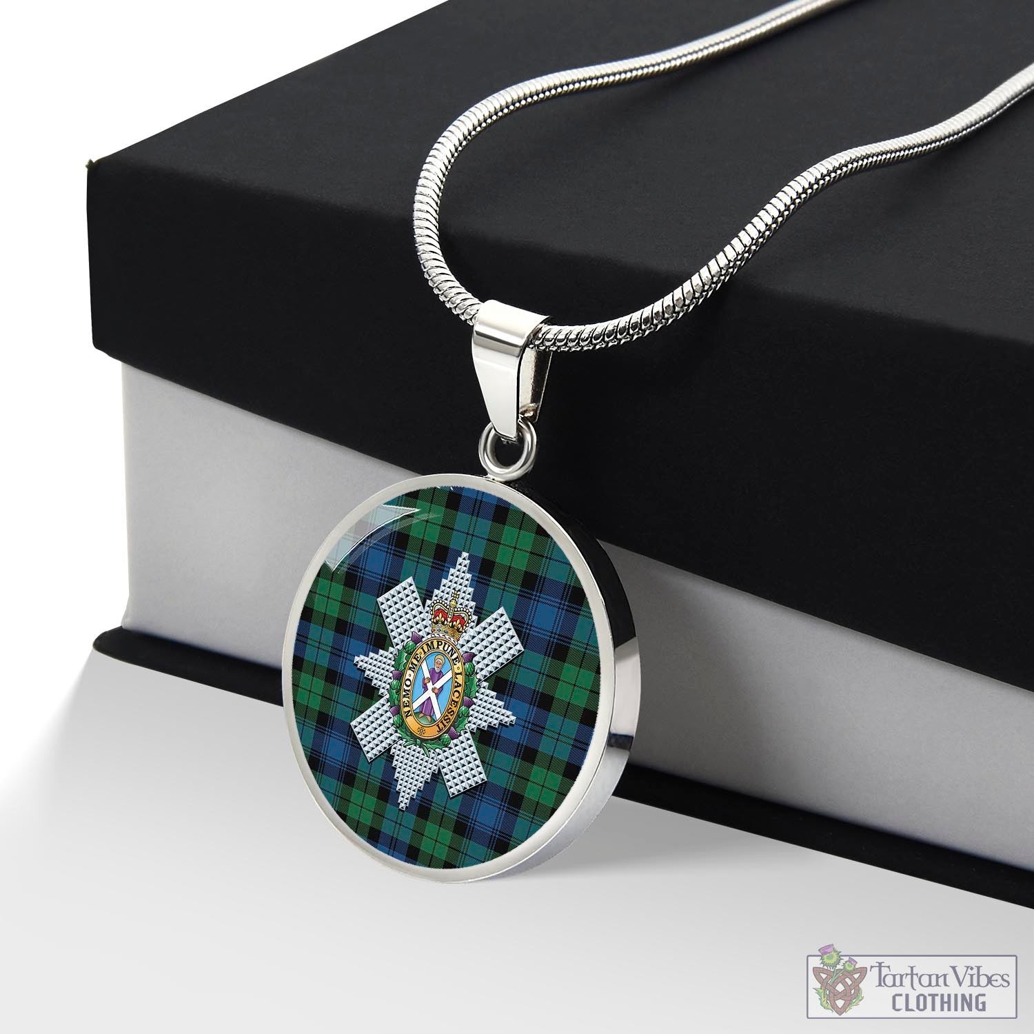 Tartan Vibes Clothing Black Watch Ancient Tartan Circle Necklace with Family Crest