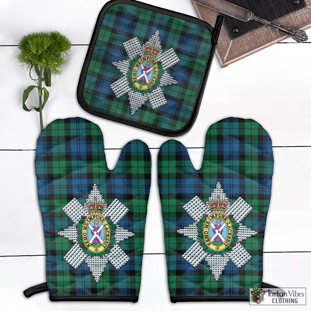 Black Watch Ancient Tartan Combo Oven Mitt & Pot-Holder with Family Crest Combo 1 Oven Mitt & 1 Pot-Holder Black - Tartan Vibes Clothing