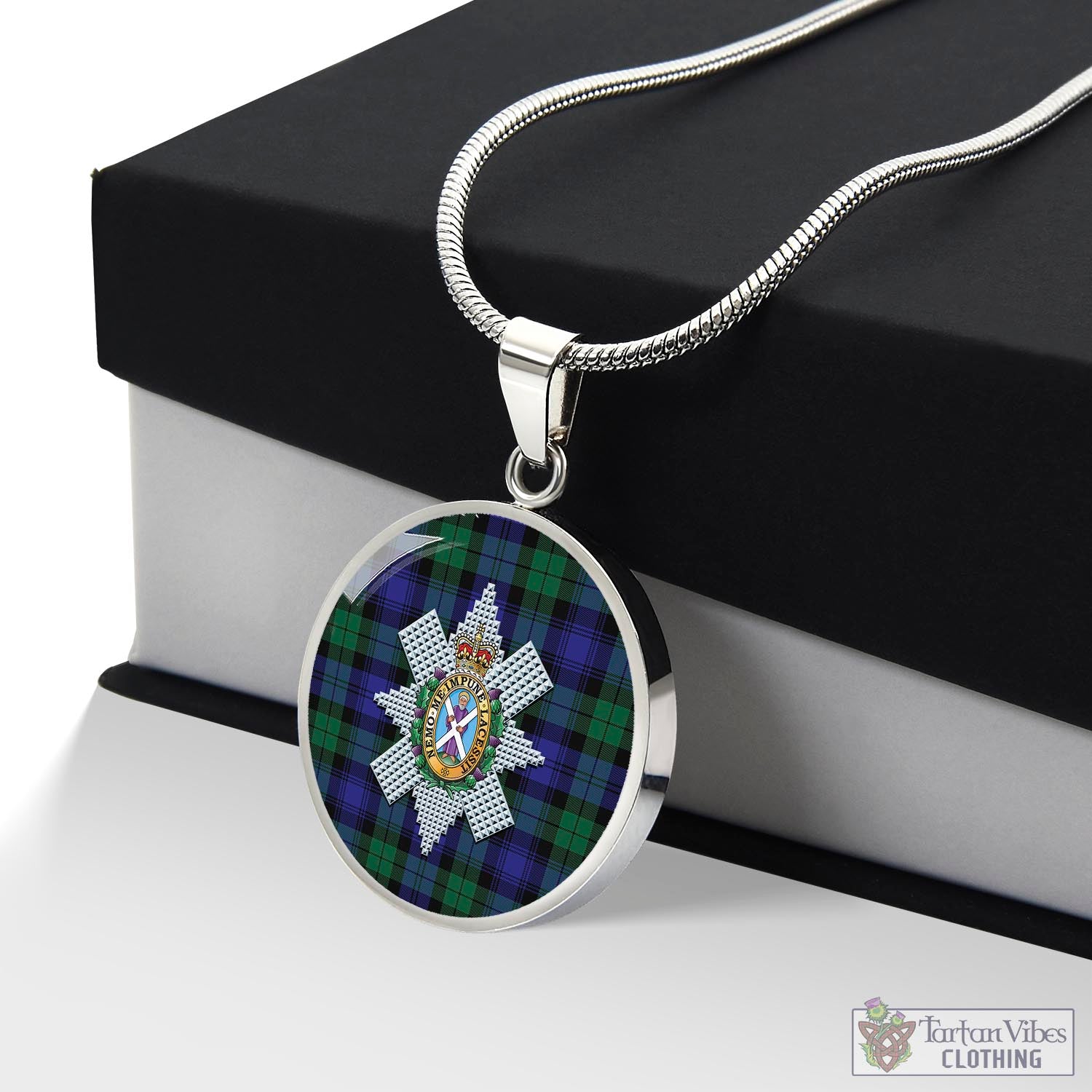 Tartan Vibes Clothing Black Watch Modern Tartan Circle Necklace with Family Crest