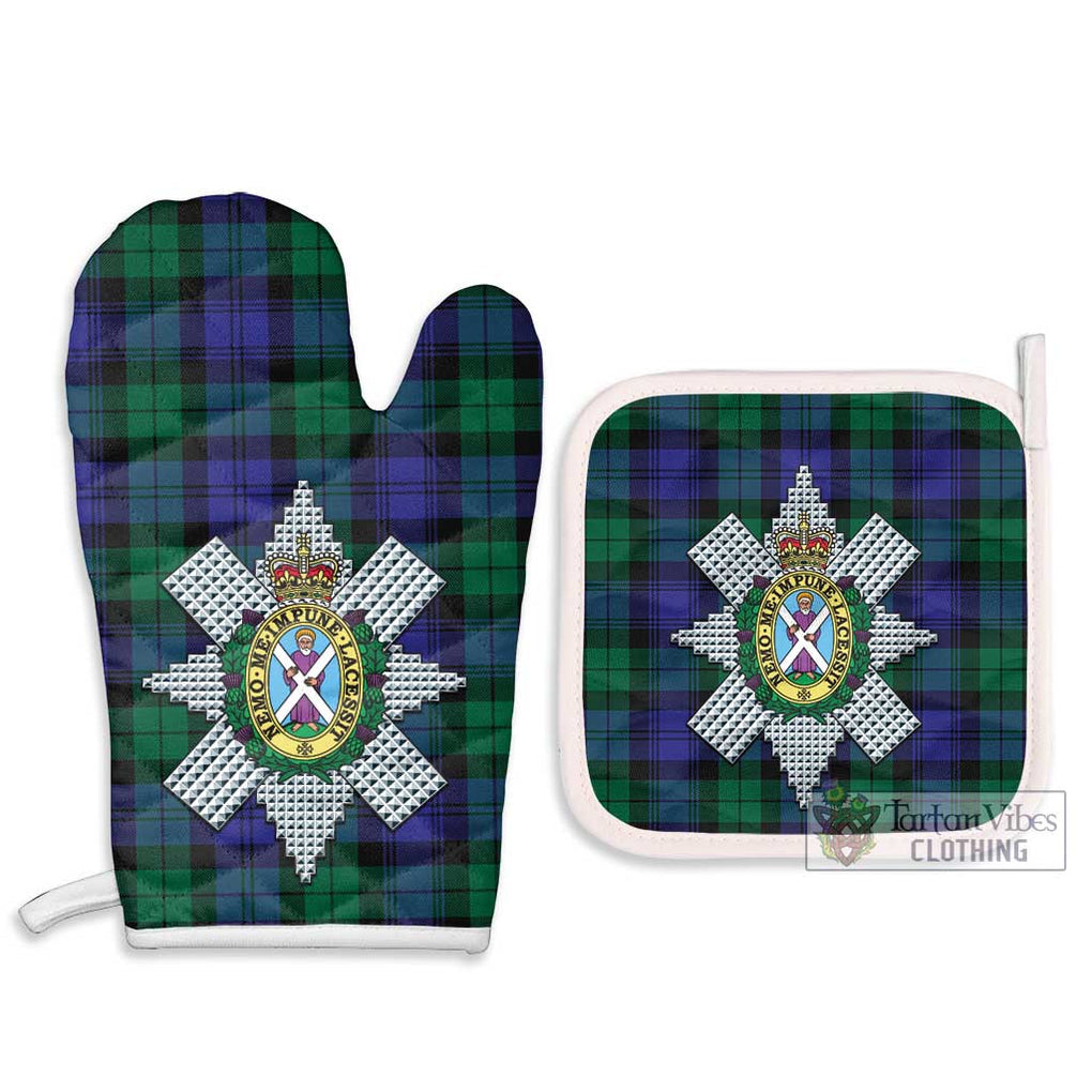 Black Watch Modern Tartan Combo Oven Mitt & Pot-Holder with Family Crest Combo 1 Oven Mitt & 2 Pot-Holder White - Tartan Vibes Clothing