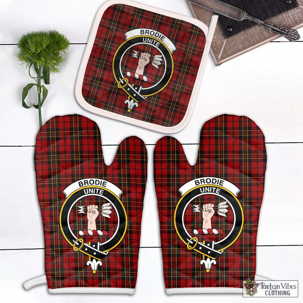 Brodie Tartan Combo Oven Mitt & Pot-Holder with Family Crest Combo 1 Oven Mitt & 1 Pot-Holder White - Tartan Vibes Clothing