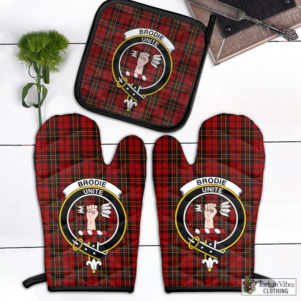 Brodie Tartan Combo Oven Mitt & Pot-Holder with Family Crest Combo 1 Oven Mitt & 1 Pot-Holder Black - Tartan Vibes Clothing