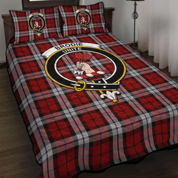 Brodie Dress Tartan Quilt Bed Set with Family Crest