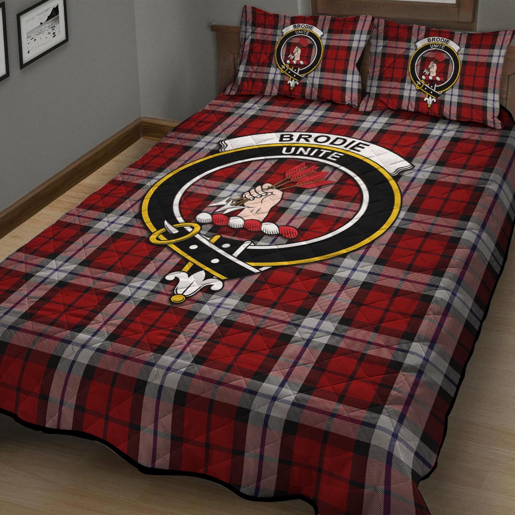 Brodie Dress Tartan Quilt Bed Set with Family Crest - Tartan Vibes Clothing