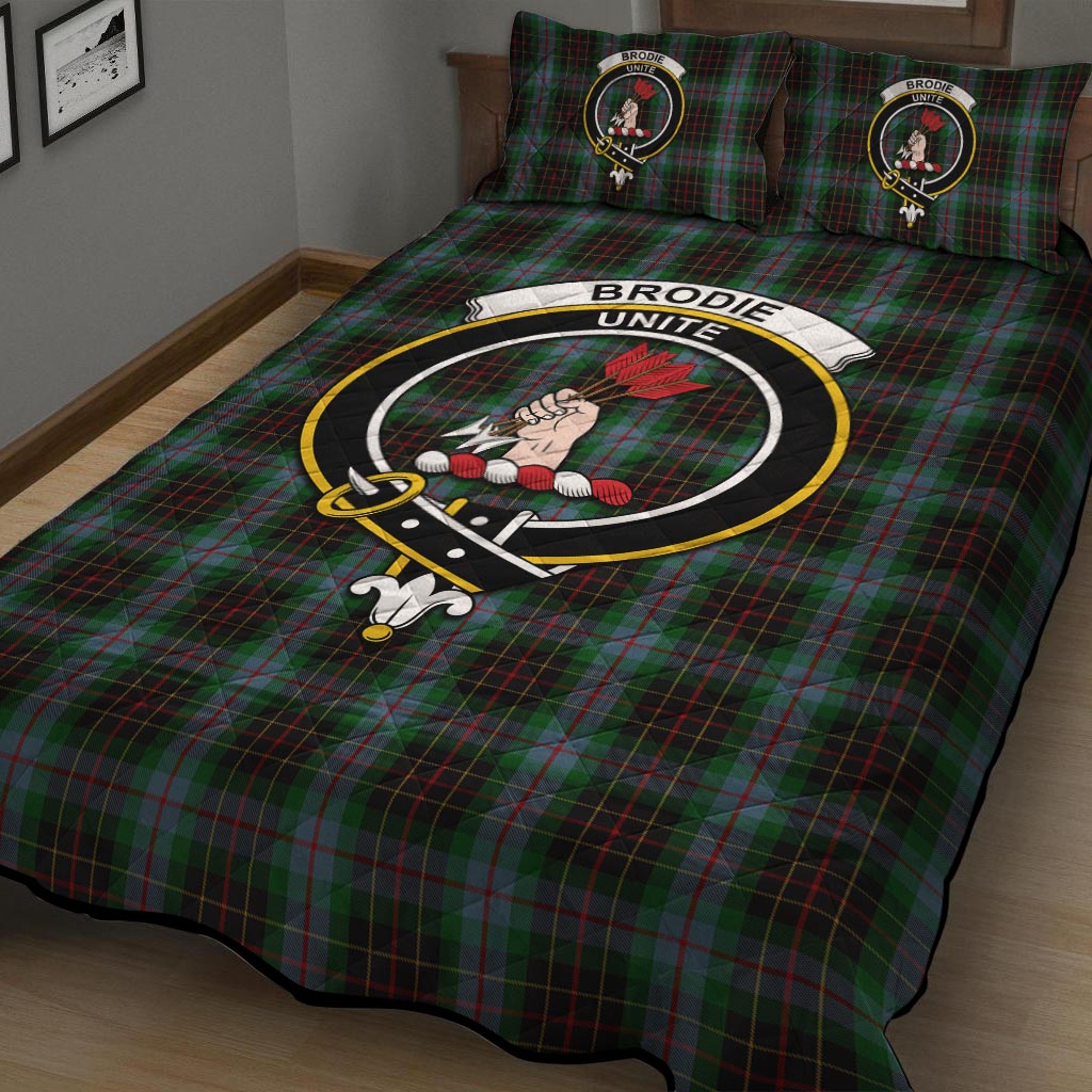 Brodie Hunting Tartan Quilt Bed Set with Family Crest - Tartan Vibes Clothing