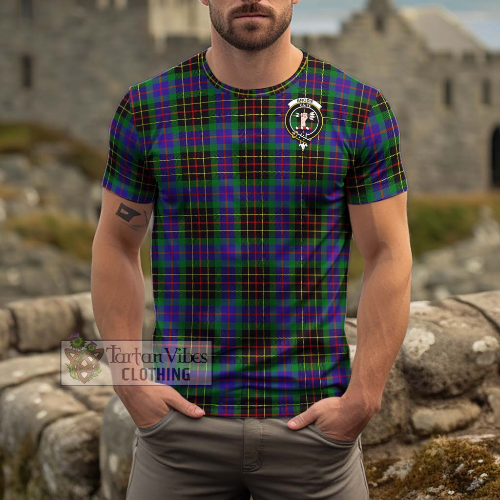 Tartan Vibes Clothing Brodie Hunting Modern Tartan Cotton T-Shirt with Family Crest