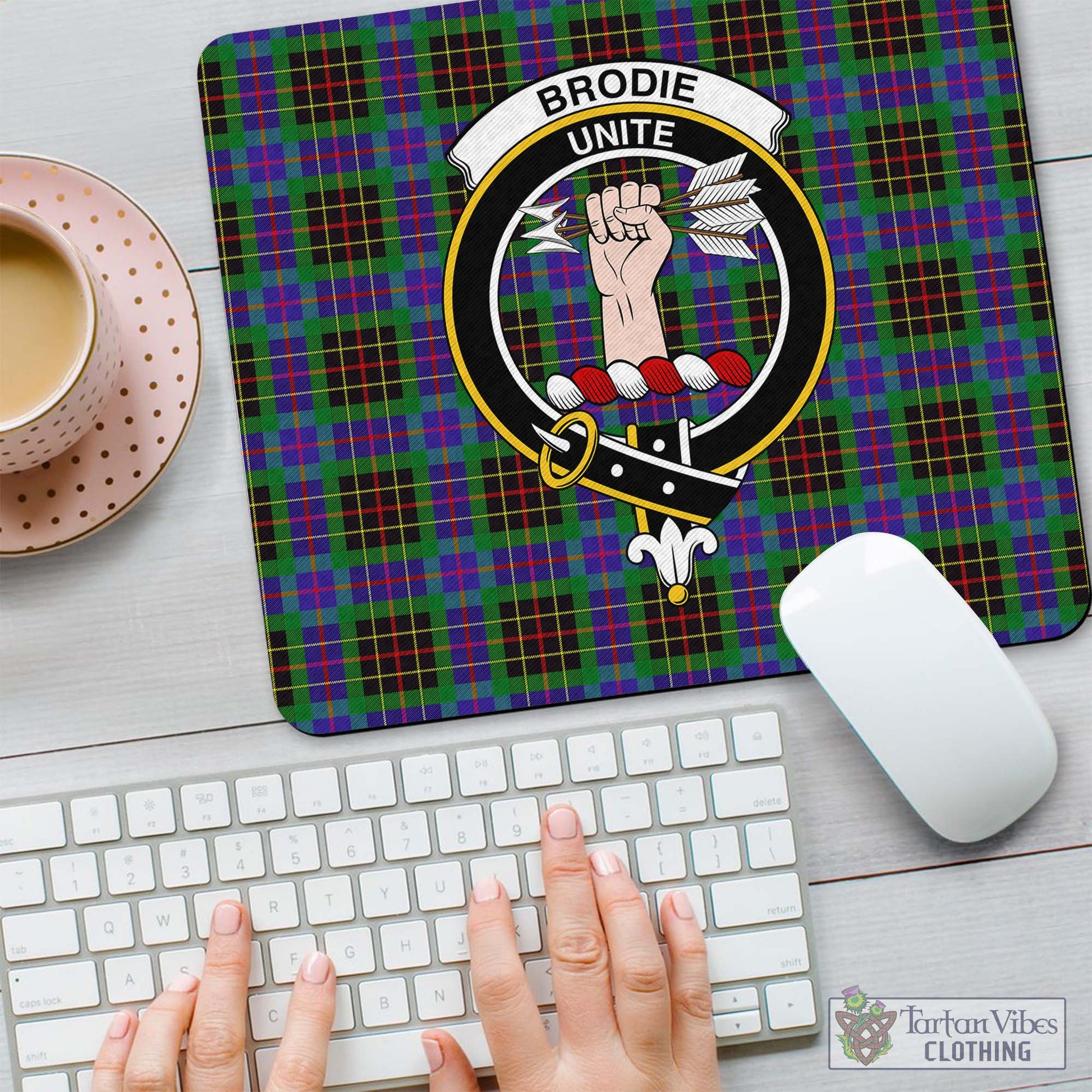 Tartan Vibes Clothing Brodie Hunting Modern Tartan Mouse Pad with Family Crest