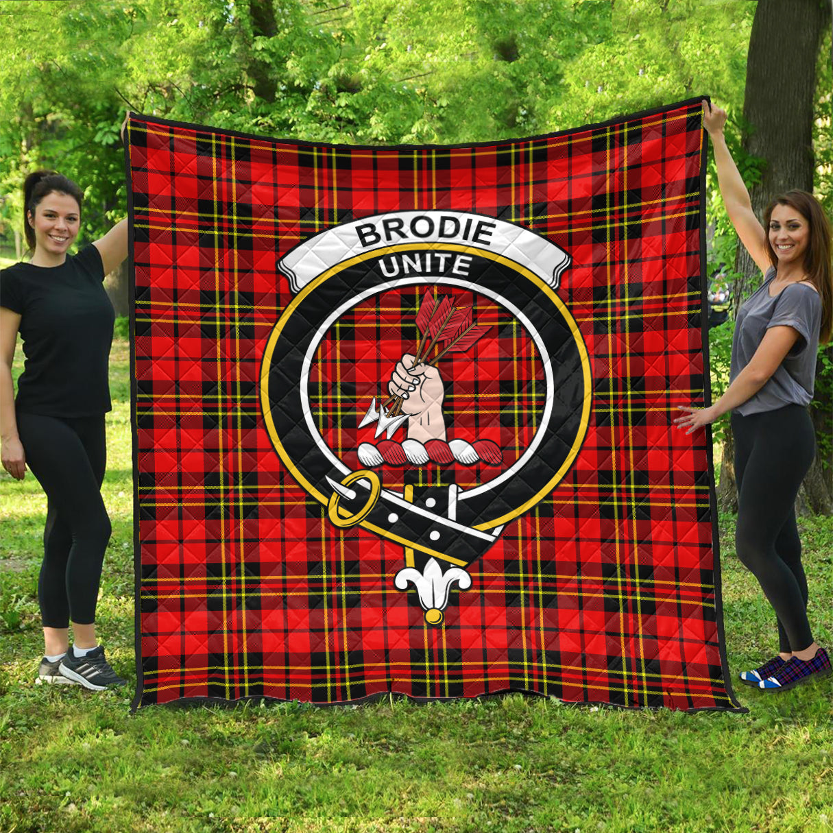 Brodie Modern Tartan Quilt with Family Crest - Tartanvibesclothing