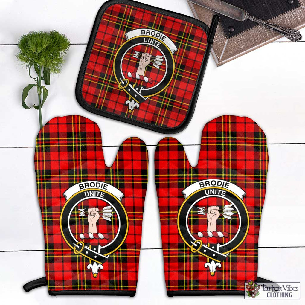 Brodie Modern Tartan Combo Oven Mitt & Pot-Holder with Family Crest Combo 1 Oven Mitt & 1 Pot-Holder Black - Tartan Vibes Clothing