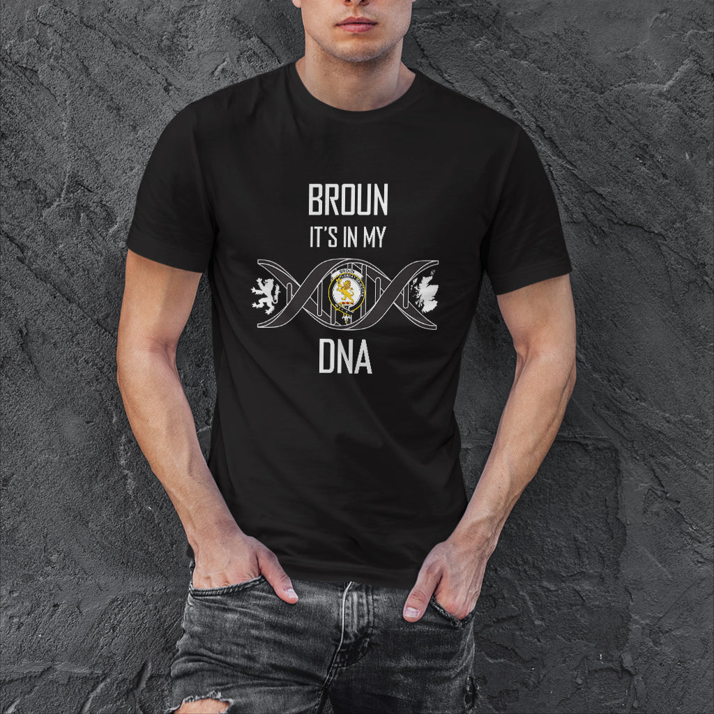 Broun Family Crest DNA In Me Mens T Shirt Black - Tartanvibesclothing
