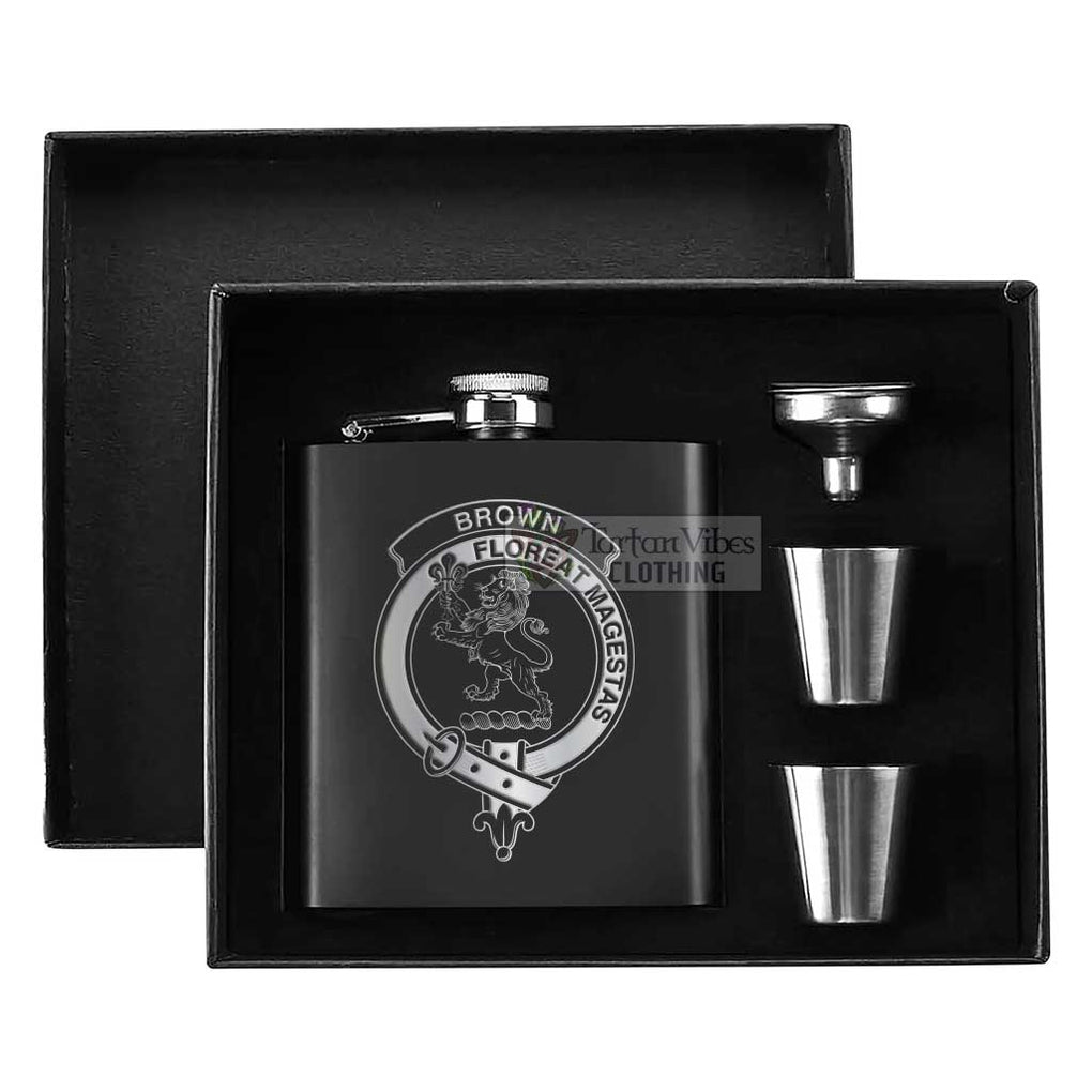 Brown (Broun) Crest Hip Flask Set 7oz Black Stainless Steel with A Gift Box - 2D-tartanvibesclothing