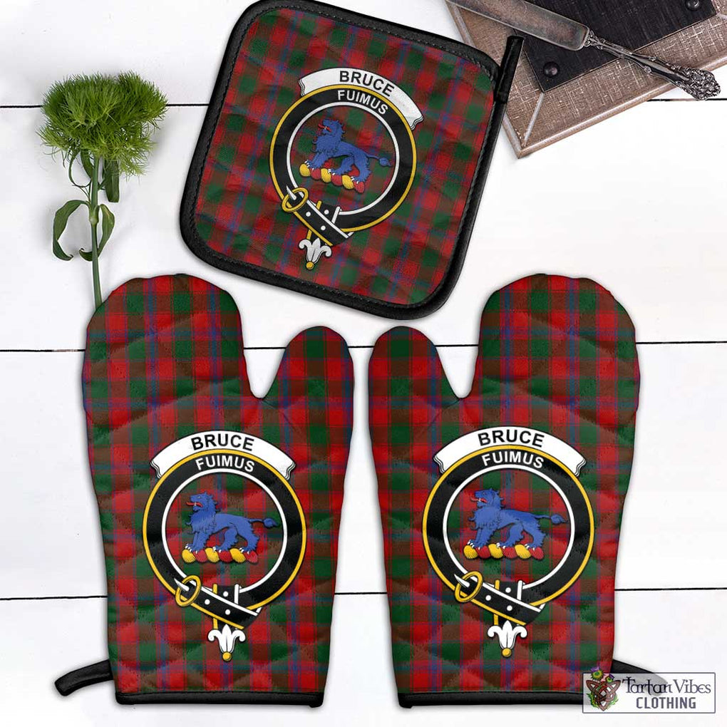 Bruce Old Tartan Combo Oven Mitt & Pot-Holder with Family Crest Combo 1 Oven Mitt & 1 Pot-Holder Black - Tartan Vibes Clothing