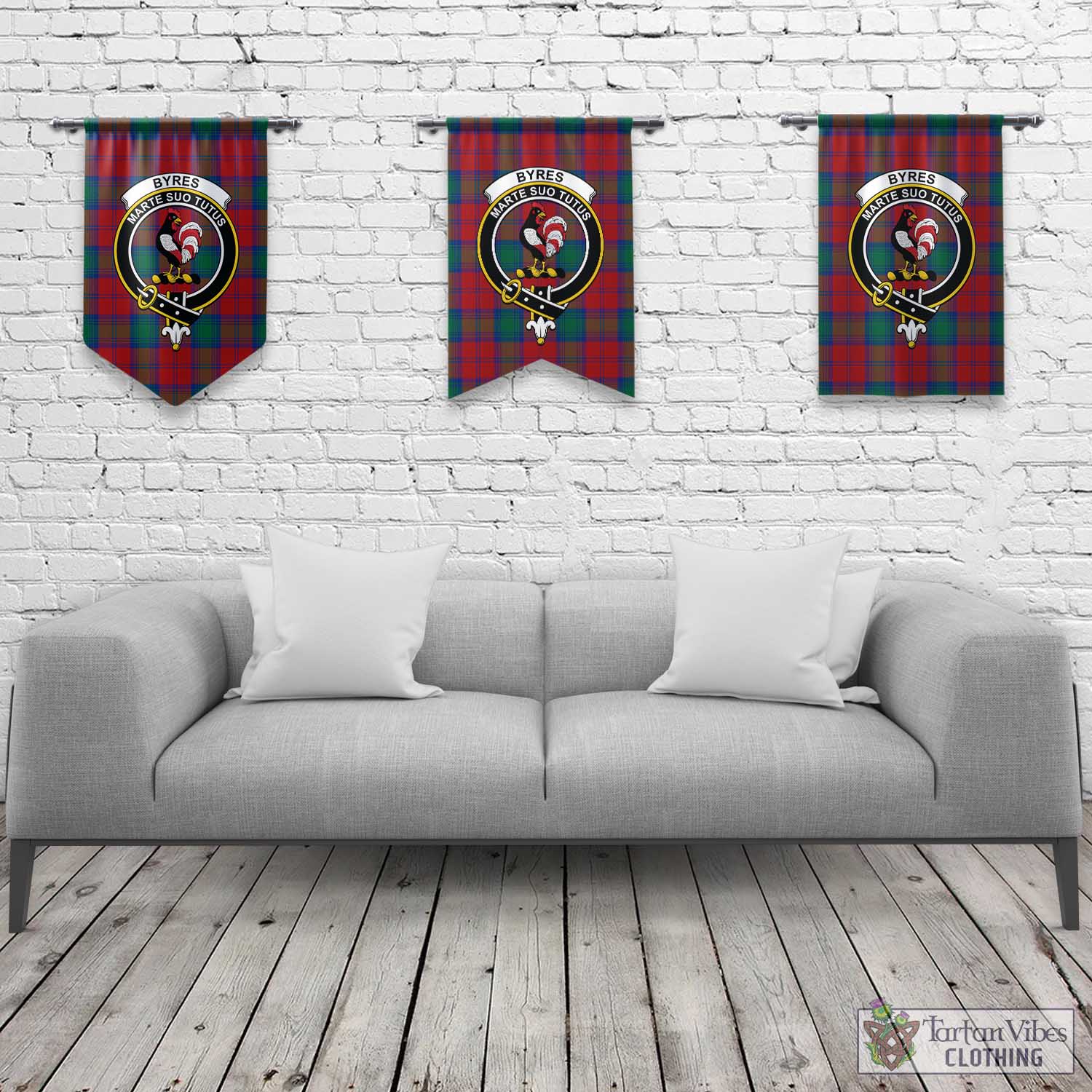 Byres (Byses) Tartan Gonfalon, Tartan Banner with Family Crest Rectangle - Tartan Vibes Clothing