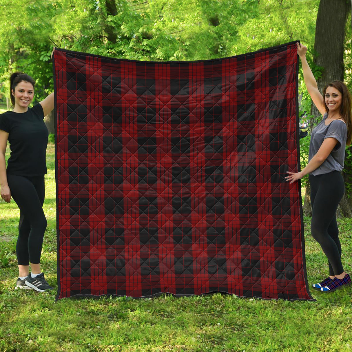 cameron-black-and-red-tartan-quilt