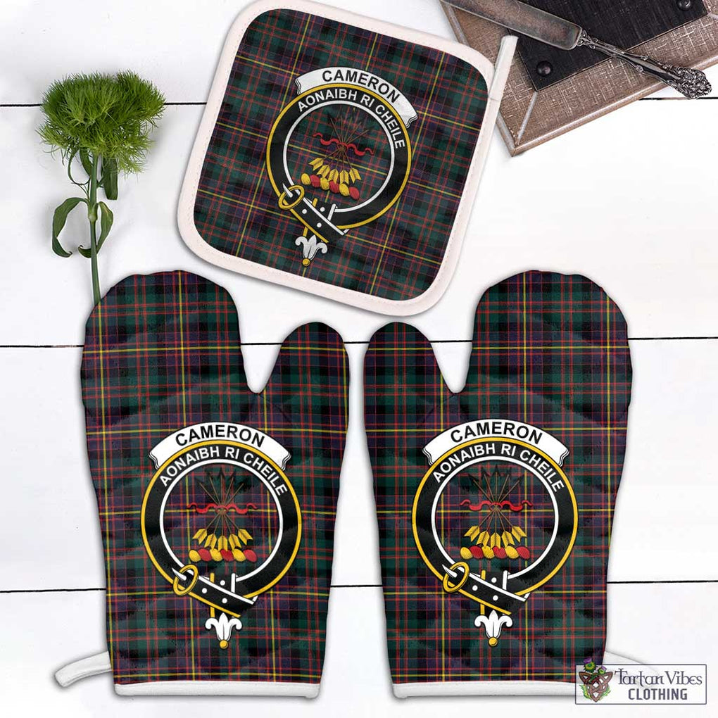 Cameron Highlanders of Ottawa Tartan Combo Oven Mitt & Pot-Holder with Family Crest Combo 1 Oven Mitt & 1 Pot-Holder White - Tartan Vibes Clothing