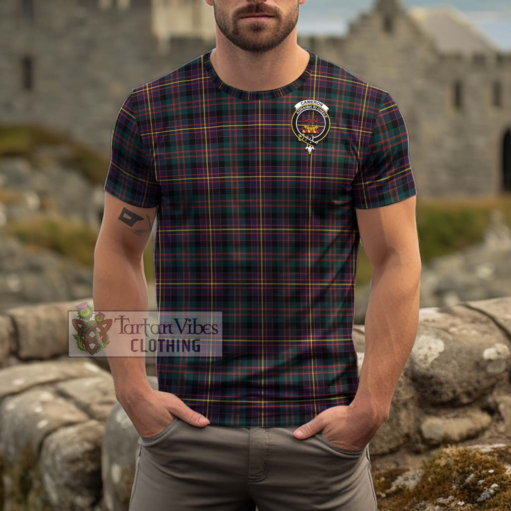 Cameron Highlanders of Ottawa Tartan Cotton T-Shirt with Family Crest Men's Shirt - Tartanvibesclothing Shop