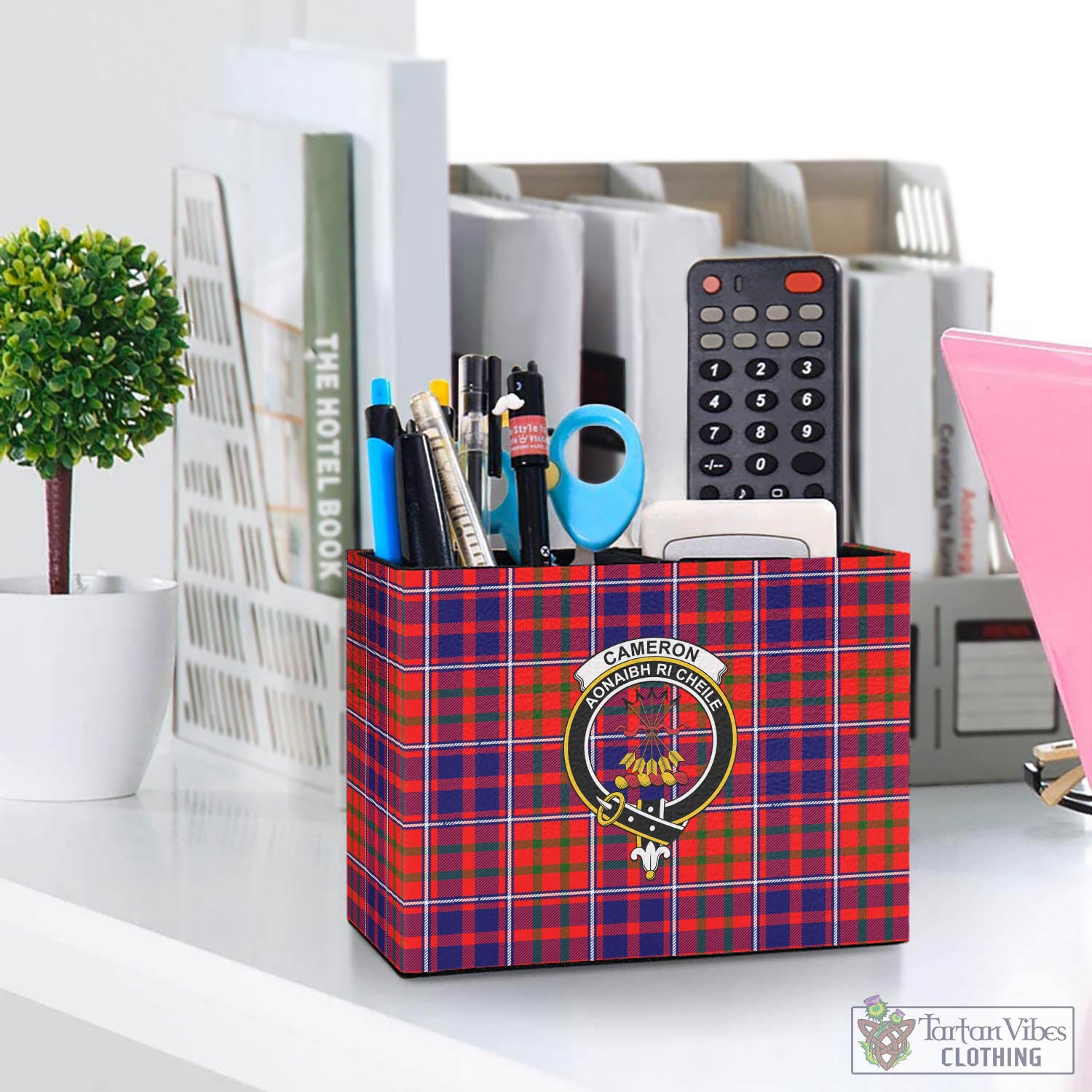 Tartan Vibes Clothing Cameron of Lochiel Modern Tartan Pen Holder with Family Crest