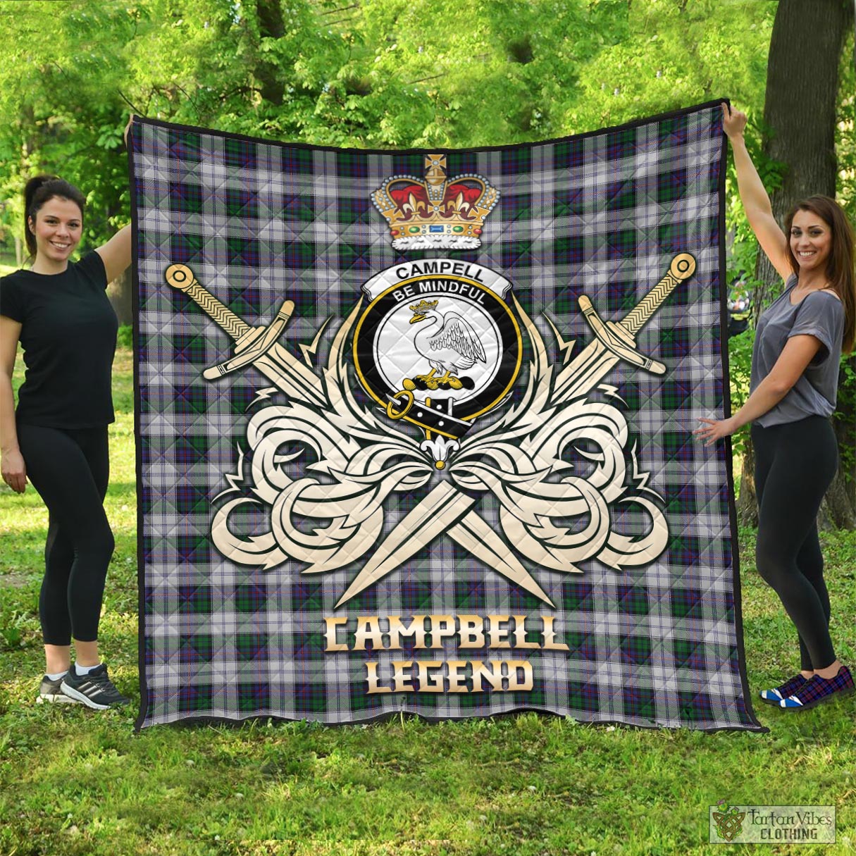 Tartan Vibes Clothing Campbell of Cawdor Dress Tartan Quilt with Clan Crest and the Golden Sword of Courageous Legacy