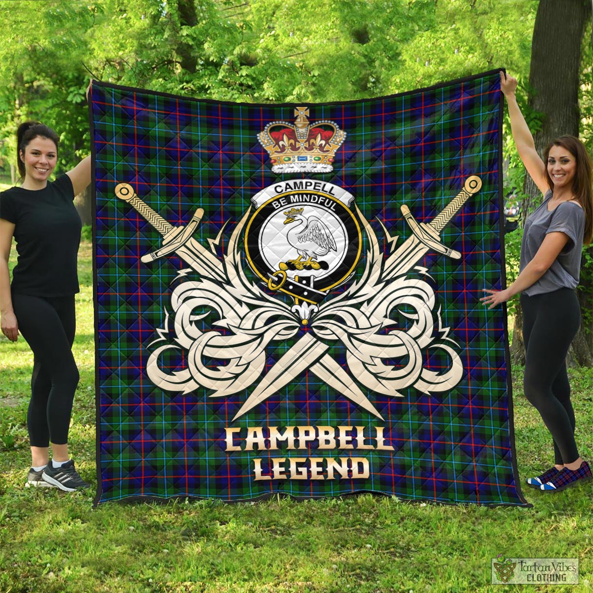 Tartan Vibes Clothing Campbell of Cawdor Modern Tartan Quilt with Clan Crest and the Golden Sword of Courageous Legacy