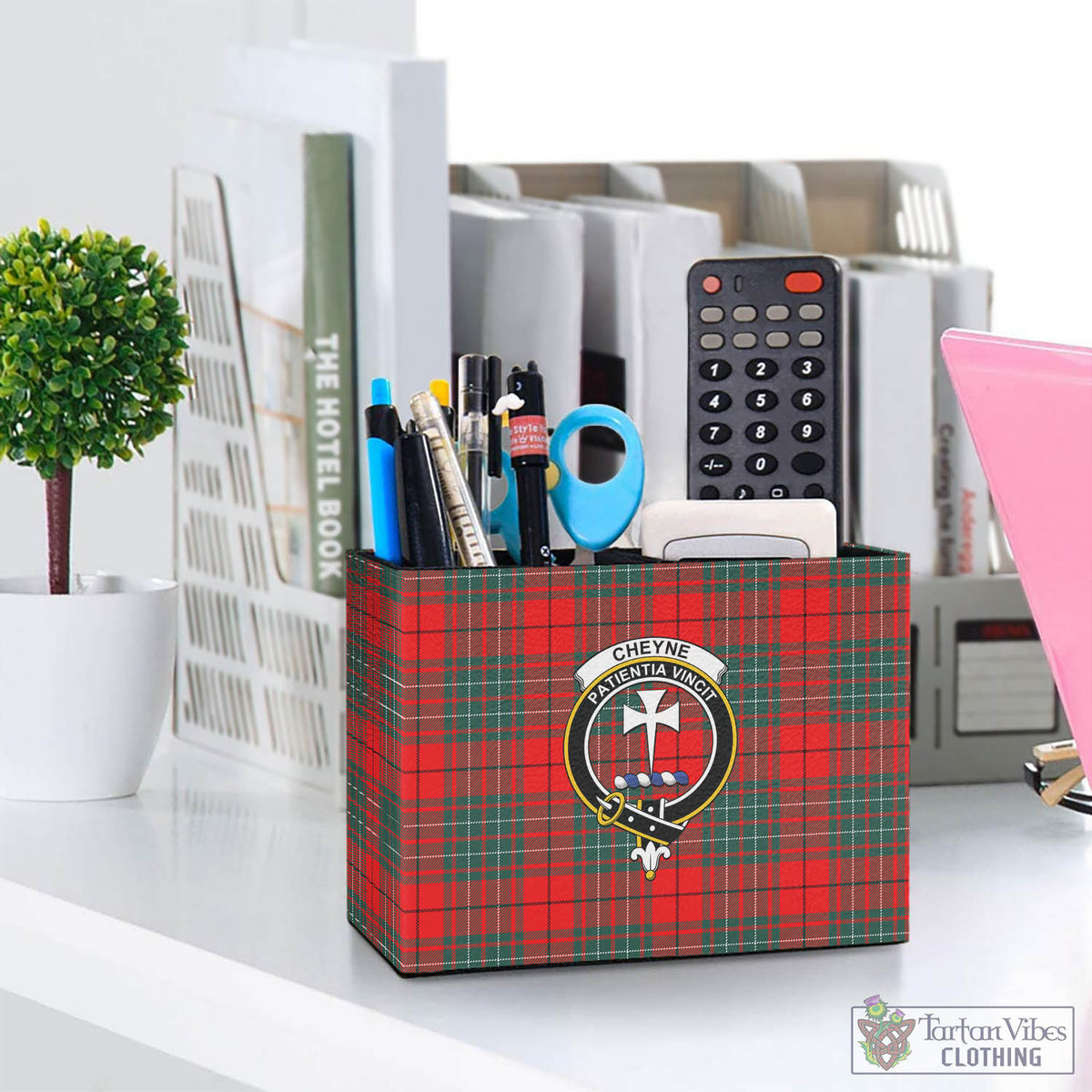 Cheyne Tartan Pen Holder with Family Crest One Size 5.9"(L)*2.7"(W)*4.3"(H) - Tartan Vibes Clothing