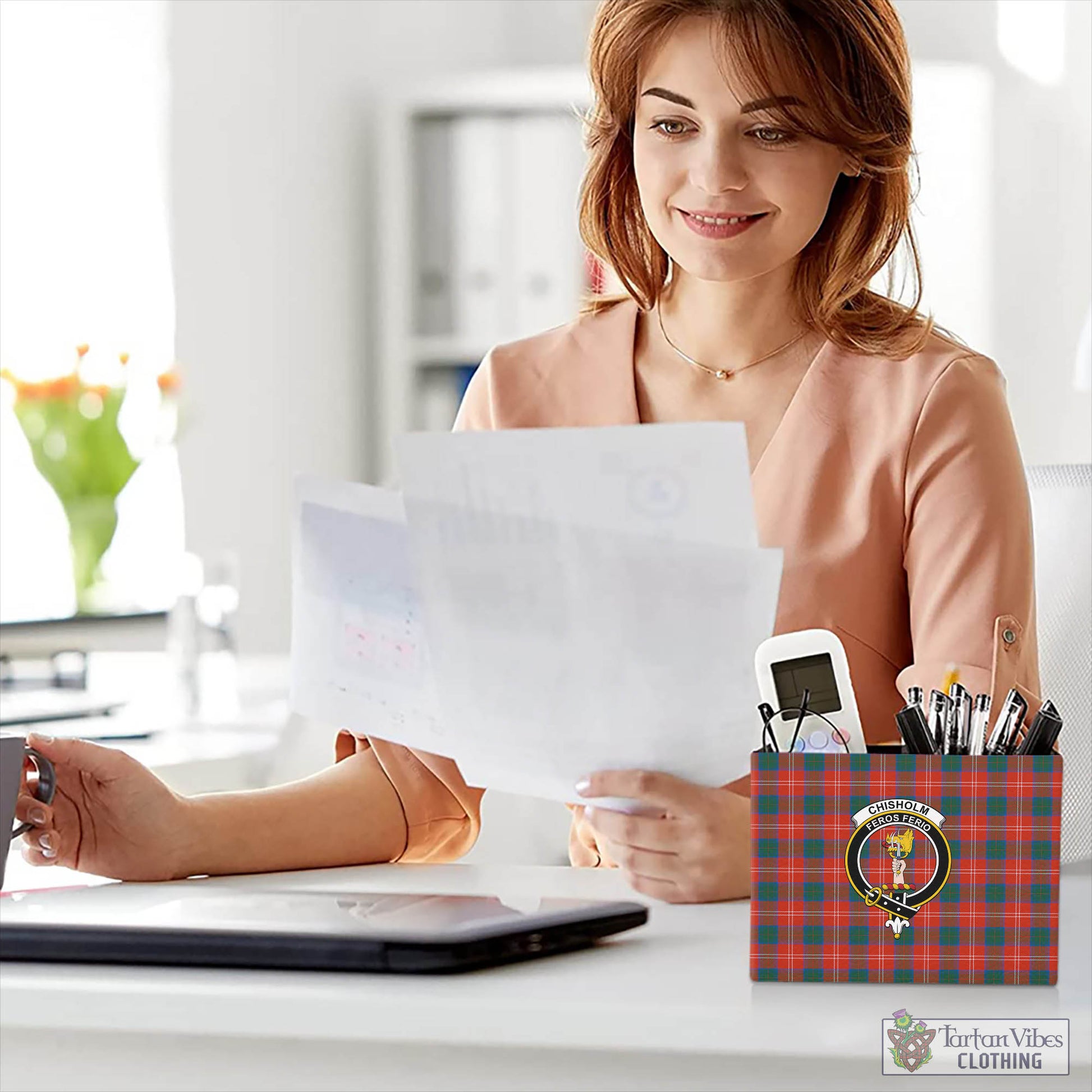 Tartan Vibes Clothing Chisholm Ancient Tartan Pen Holder with Family Crest