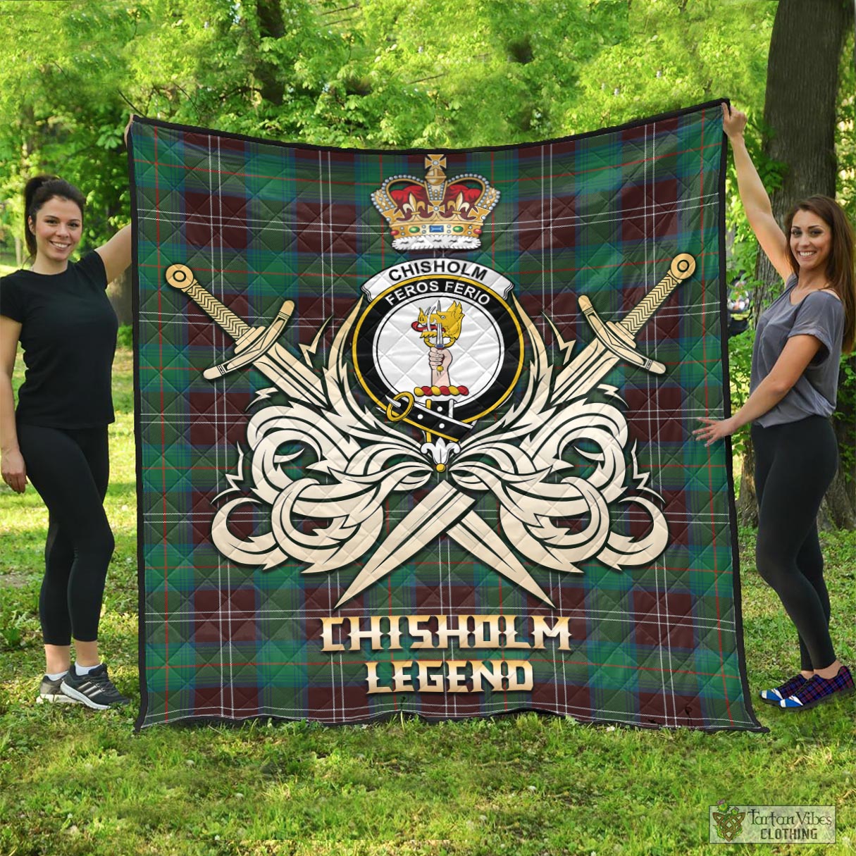 Tartan Vibes Clothing Chisholm Hunting Ancient Tartan Quilt with Clan Crest and the Golden Sword of Courageous Legacy