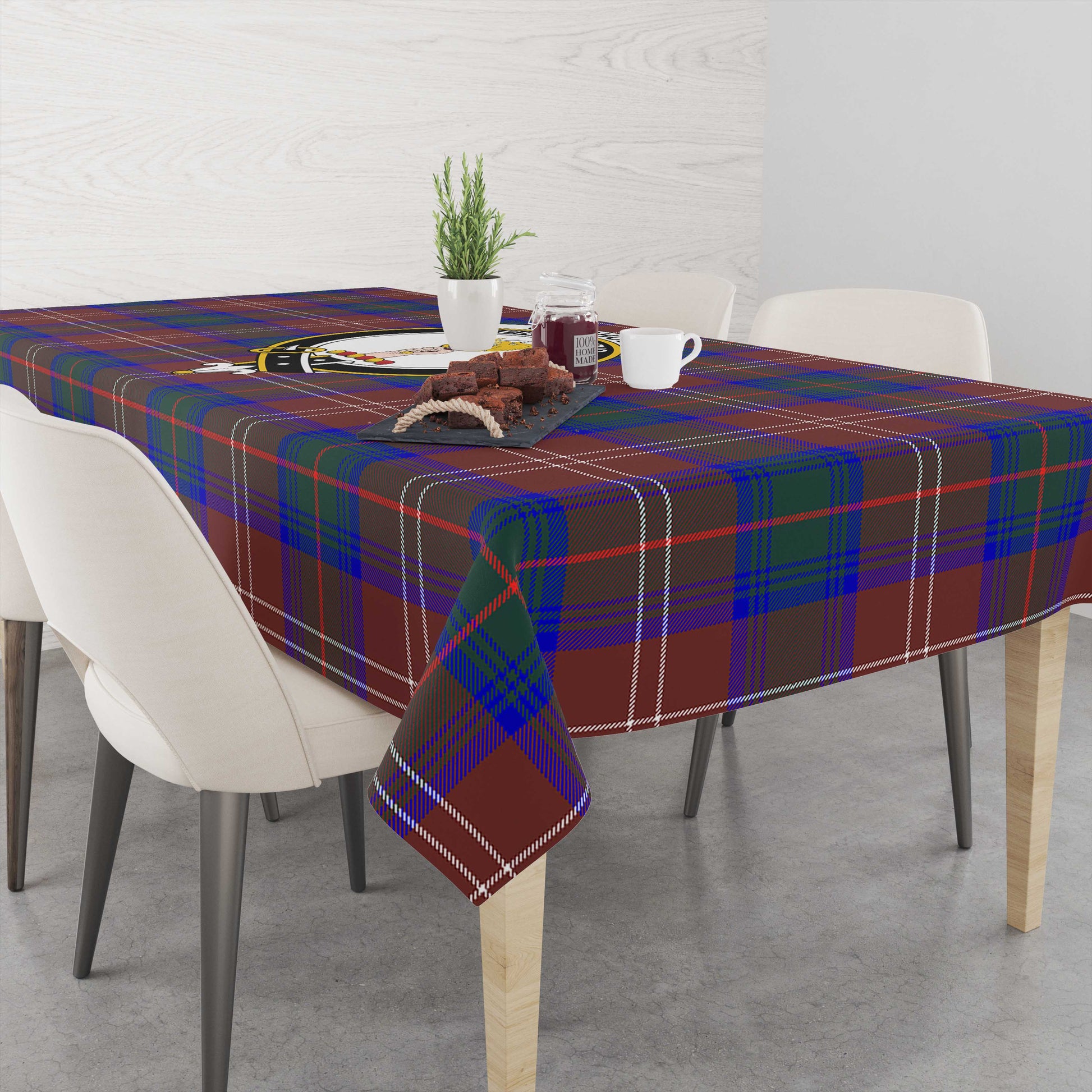 chisholm-hunting-modern-tatan-tablecloth-with-family-crest