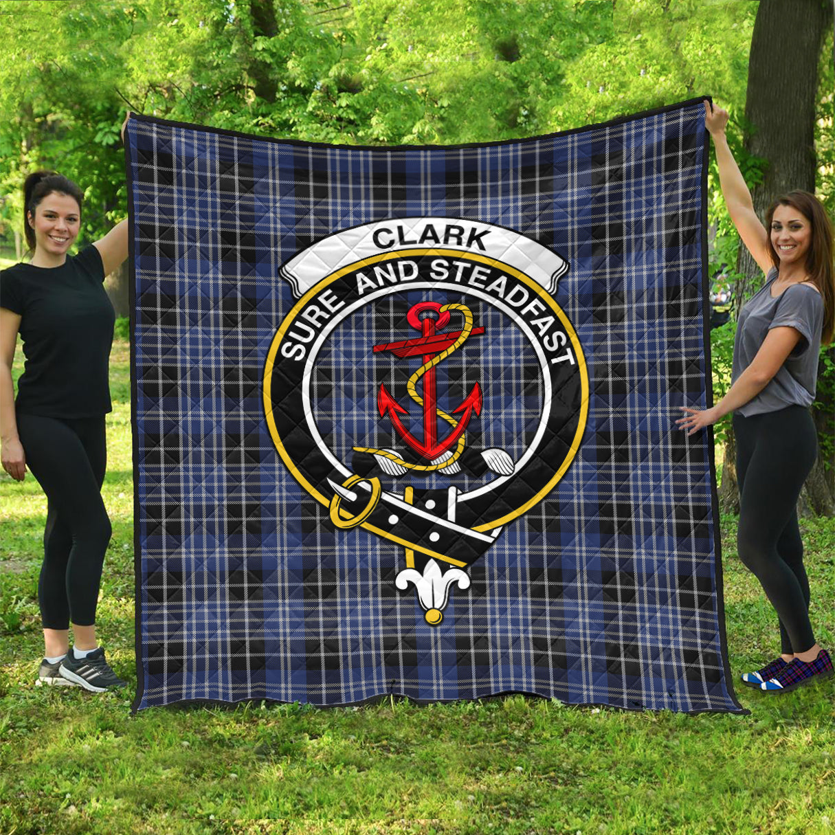 clark-tartan-quilt-with-family-crest