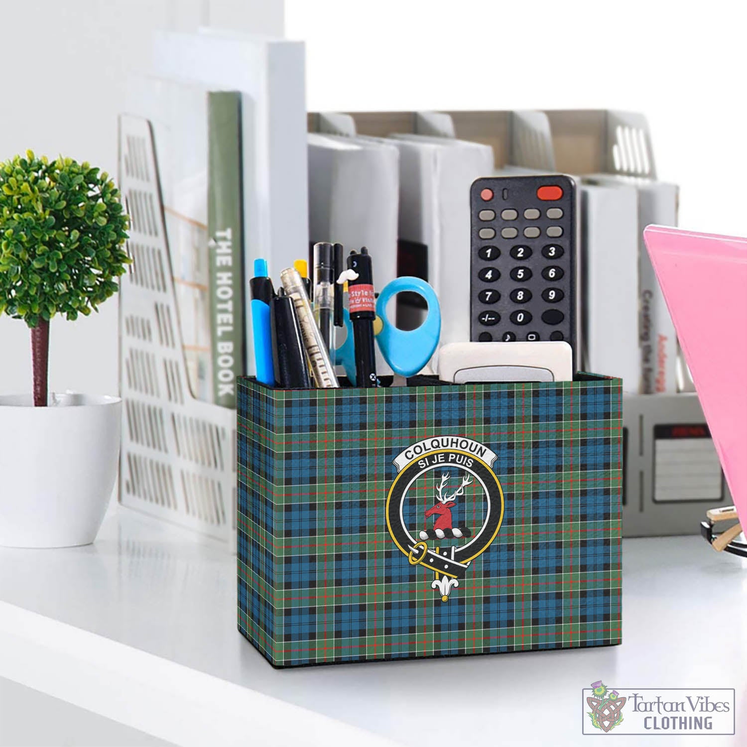 Tartan Vibes Clothing Colquhoun Ancient Tartan Pen Holder with Family Crest