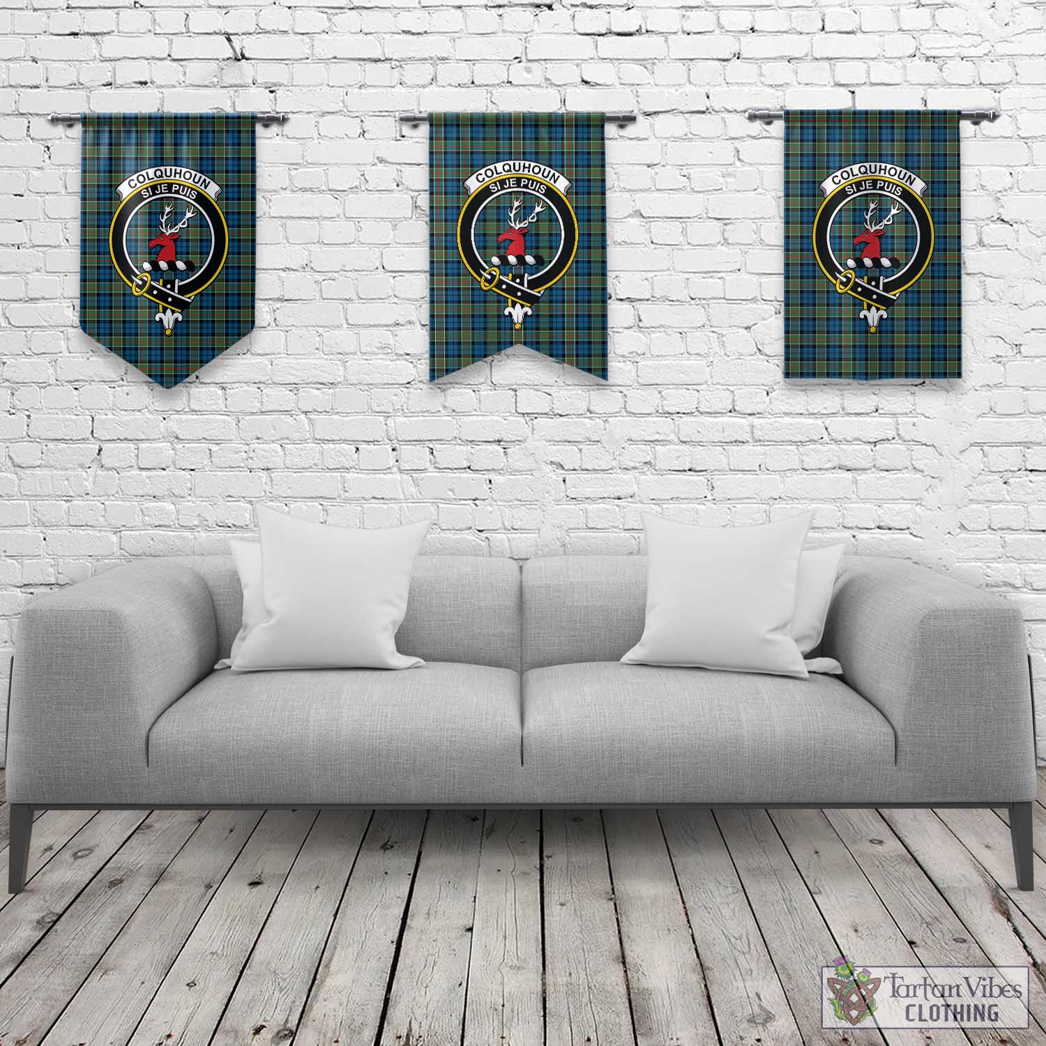 Tartan Vibes Clothing Colquhoun Ancient Tartan Gonfalon, Tartan Banner with Family Crest