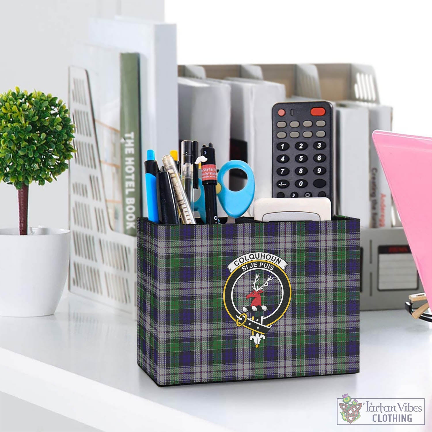 Tartan Vibes Clothing Colquhoun Dress Tartan Pen Holder with Family Crest