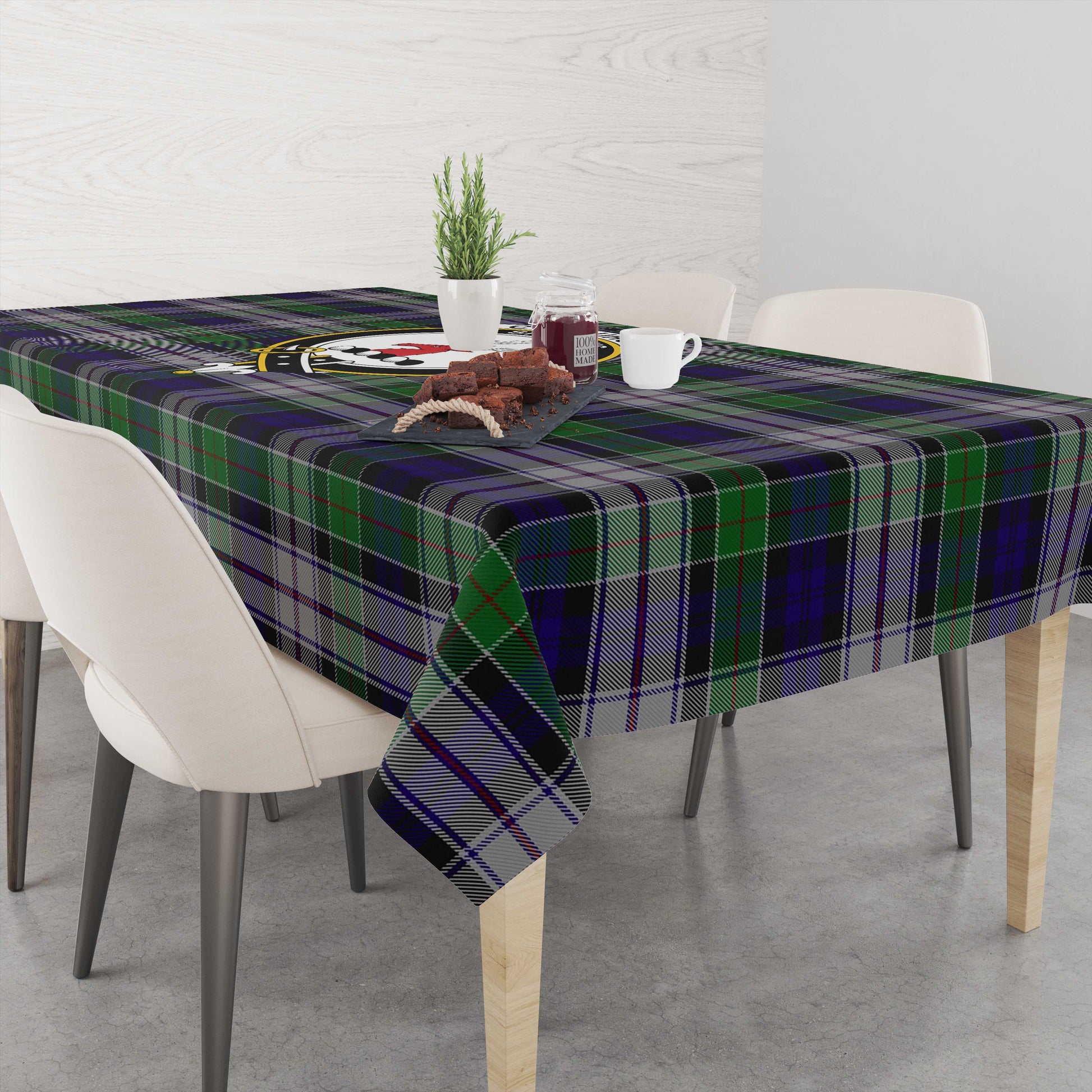 colquhoun-dress-tatan-tablecloth-with-family-crest