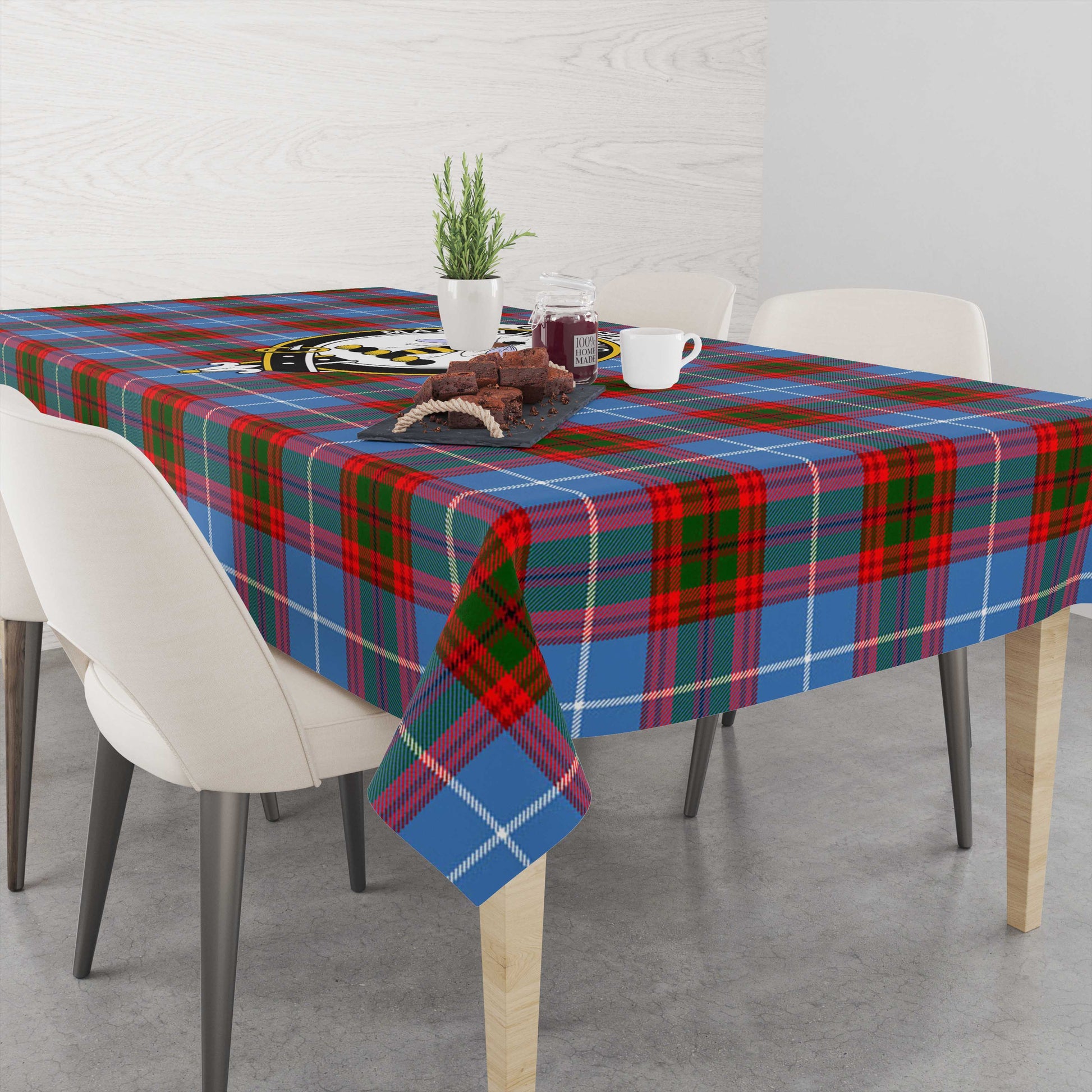 congilton-tatan-tablecloth-with-family-crest