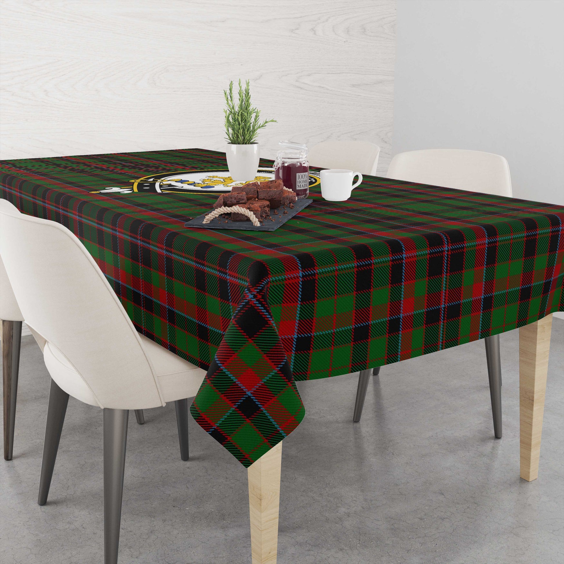 cumming-hunting-tatan-tablecloth-with-family-crest