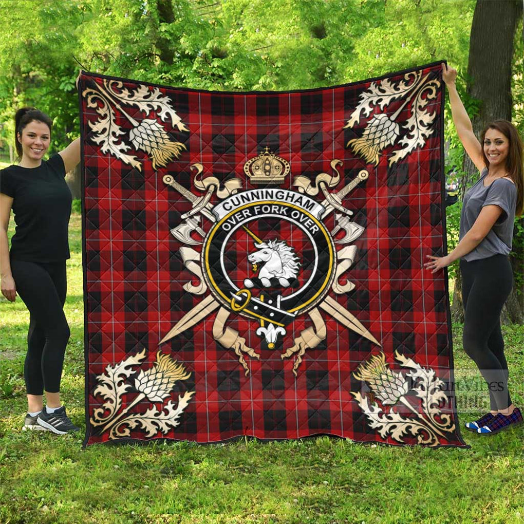 Tartan Vibes Clothing Cunningham Tartan Quilt with Family Crest and Scottish Golden Courage Shield