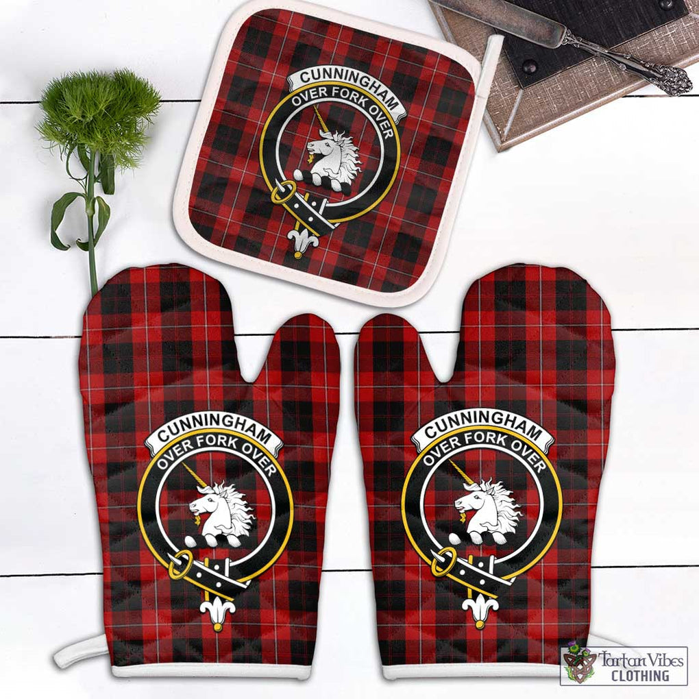 Cunningham Tartan Combo Oven Mitt & Pot-Holder with Family Crest Combo 1 Oven Mitt & 1 Pot-Holder White - Tartan Vibes Clothing