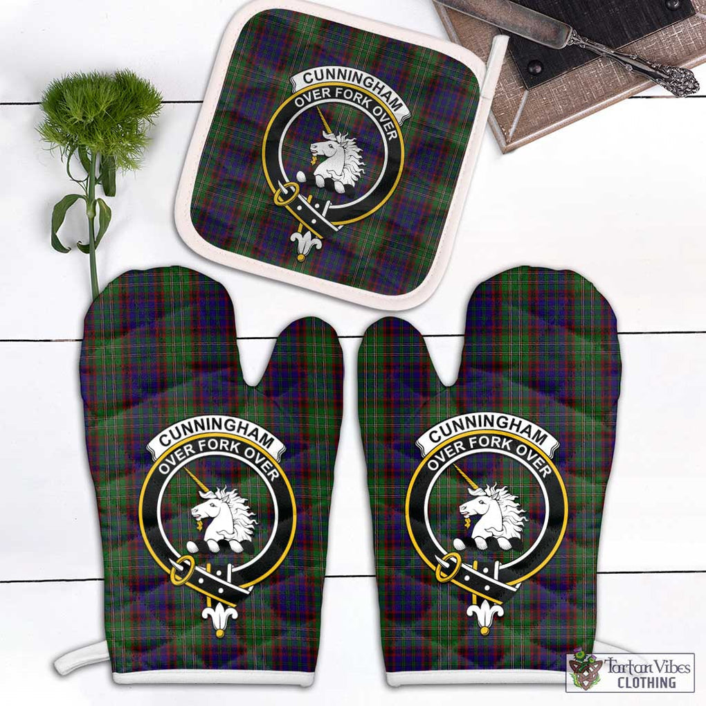 Cunningham Hunting Tartan Combo Oven Mitt & Pot-Holder with Family Crest Combo 1 Oven Mitt & 1 Pot-Holder White - Tartan Vibes Clothing