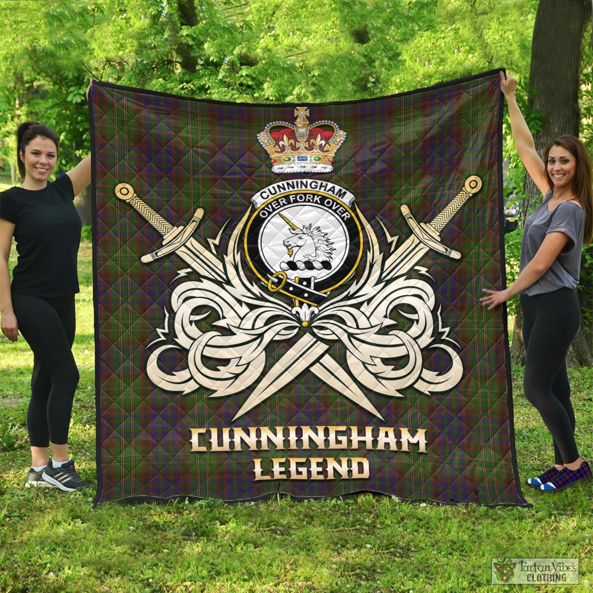 Tartan Vibes Clothing Cunningham Hunting Modern Tartan Quilt with Clan Crest and the Golden Sword of Courageous Legacy