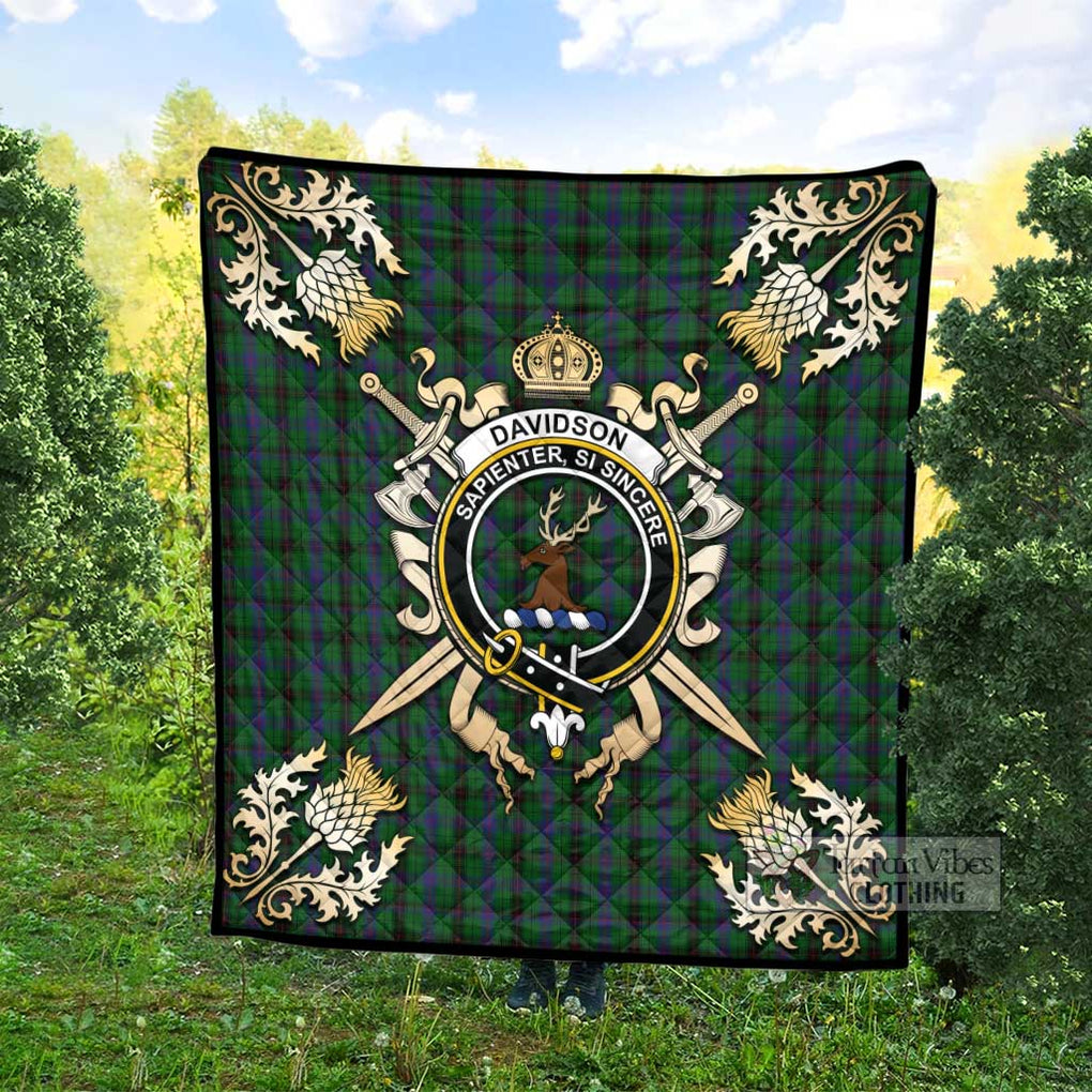 Tartan Vibes Clothing Davidson Tartan Quilt with Family Crest and Scottish Golden Courage Shield