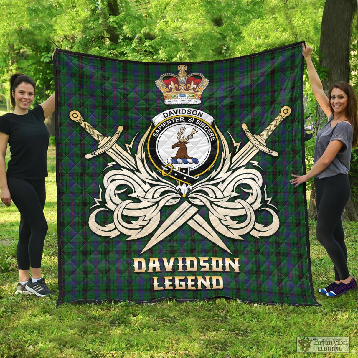 Tartan Vibes Clothing Davidson Tartan Quilt with Clan Crest and the Golden Sword of Courageous Legacy