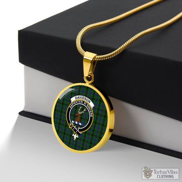 Davidson Tartan Circle Necklace with Family Crest