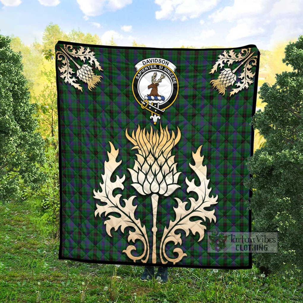 Tartan Vibes Clothing Davidson Tartan Quilt with Family Crest and Golden Thistle Style