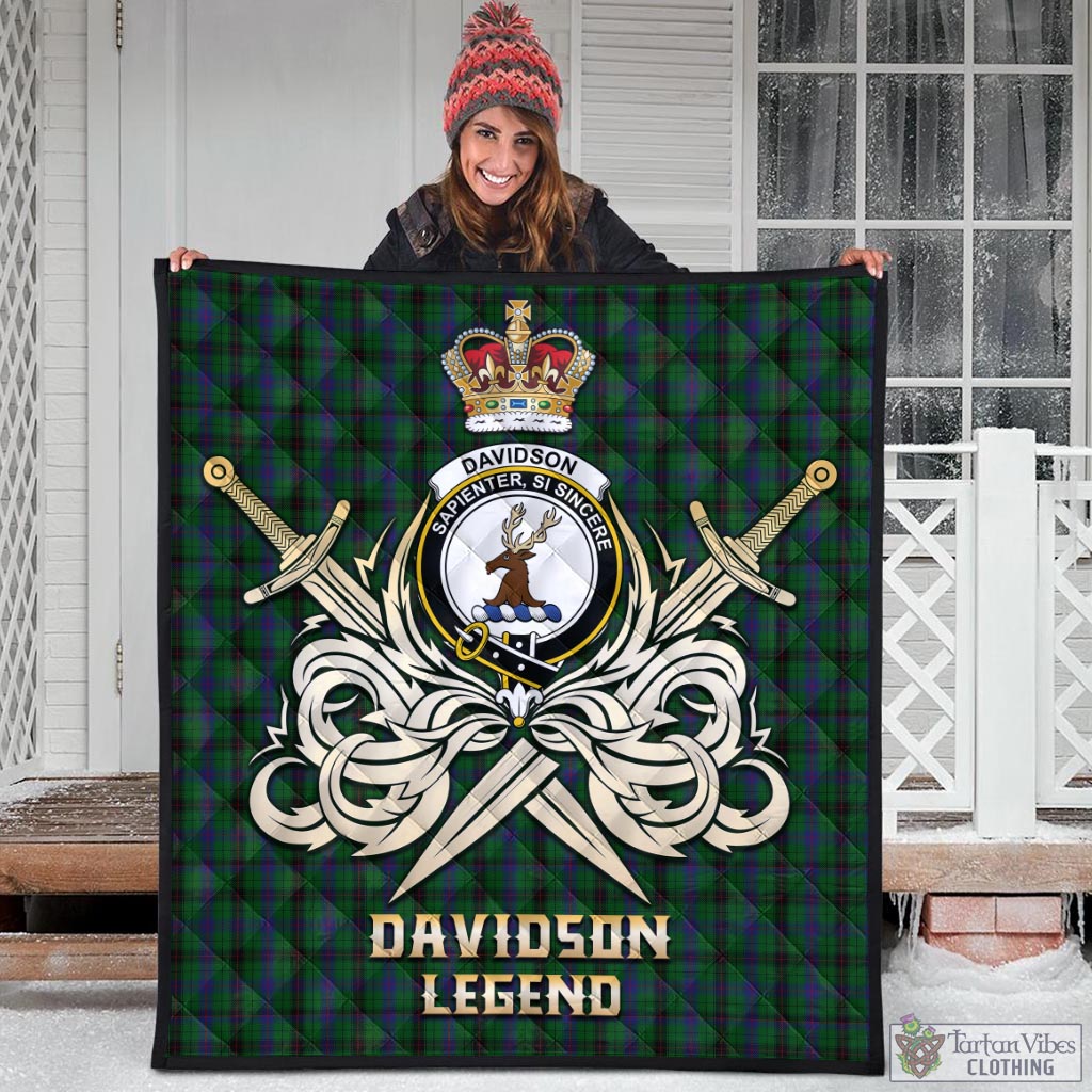 Tartan Vibes Clothing Davidson Tartan Quilt with Clan Crest and the Golden Sword of Courageous Legacy